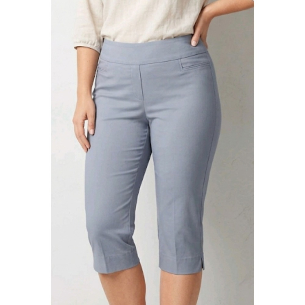 Zac & Rachel Womens solid pull on stretch slim leg Capri, Light Blue, 24W NWT